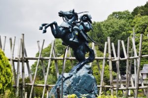 亀岡市にある明智光秀像