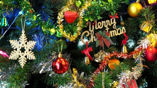 クリスマスツリーの飾り